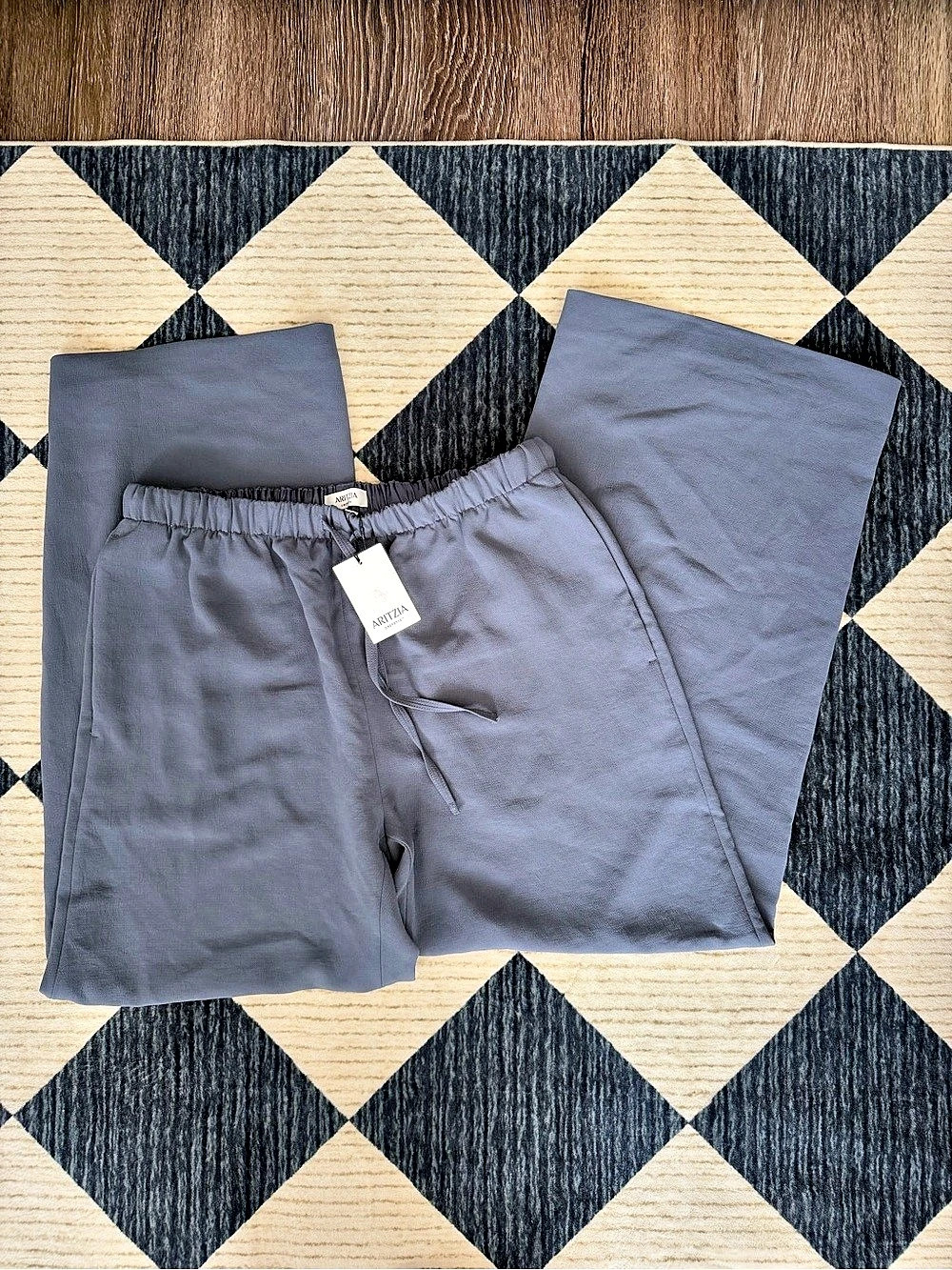 BNWT Aritzia Lodge Pants Crepette Vintage Navy Size Large